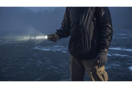 Zaklamp Armytek Dobermann PRO MAX wit licht