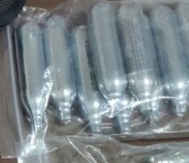 Beoordelingen: CO2 bombičje 12g Crosman 1st - 1
