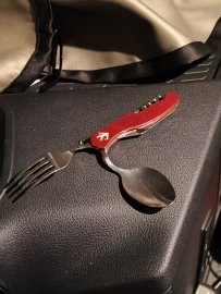 Avis : Couverts pliables Wildee Camper rouges - 1