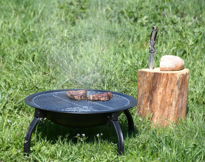 Brasero avec grille de cuisson Vesuv avec couvercle