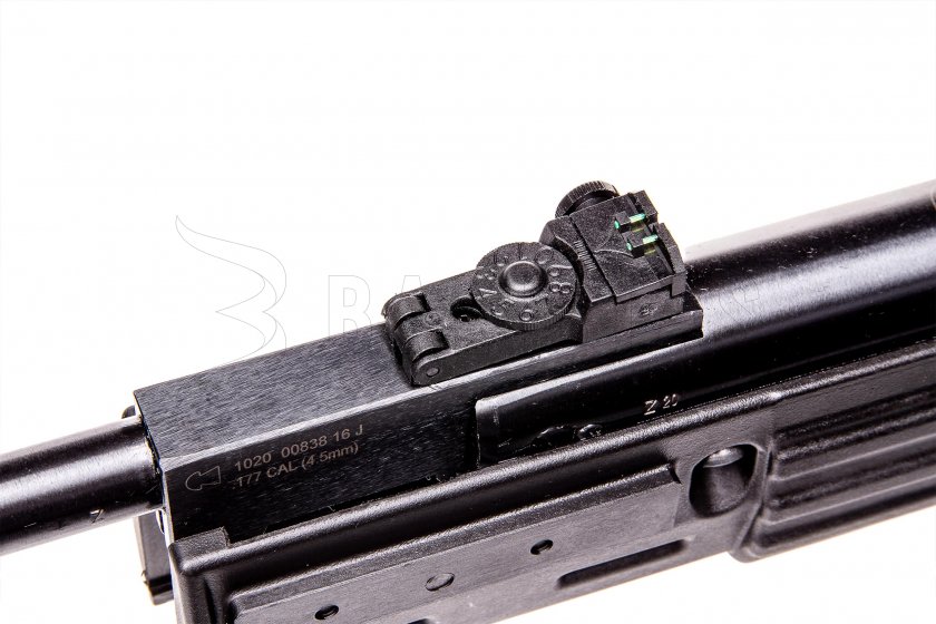 Luchtbuks Hatsan Striker AR 5,5mm - 24J