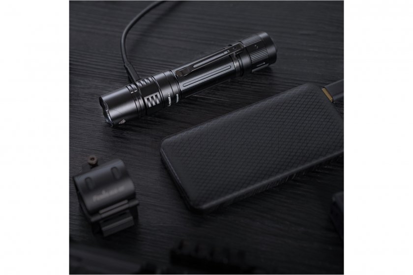 Tactische zaklamp Fenix PD36R PRO
