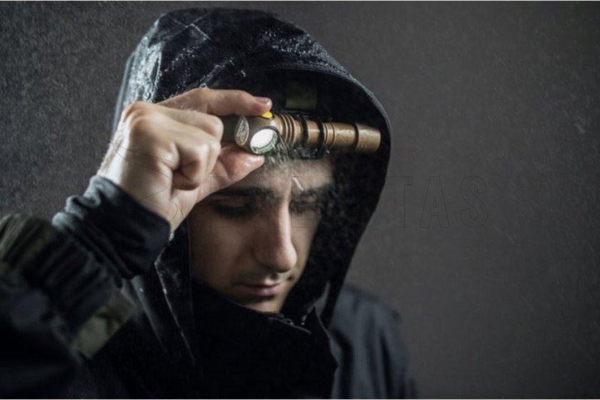 Lampe frontale Armytek Wizard C2 Pro lumière froide Sable