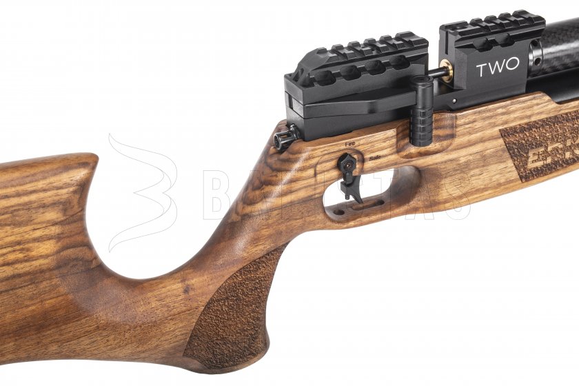 Luchtbuks EPIC TWO Walnut CFB 700mm 4,5mm