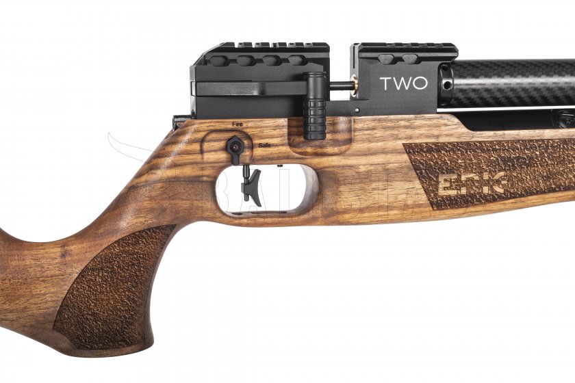 Luchtbuks EPIC TWO Walnut CFB 700mm 4,5mm