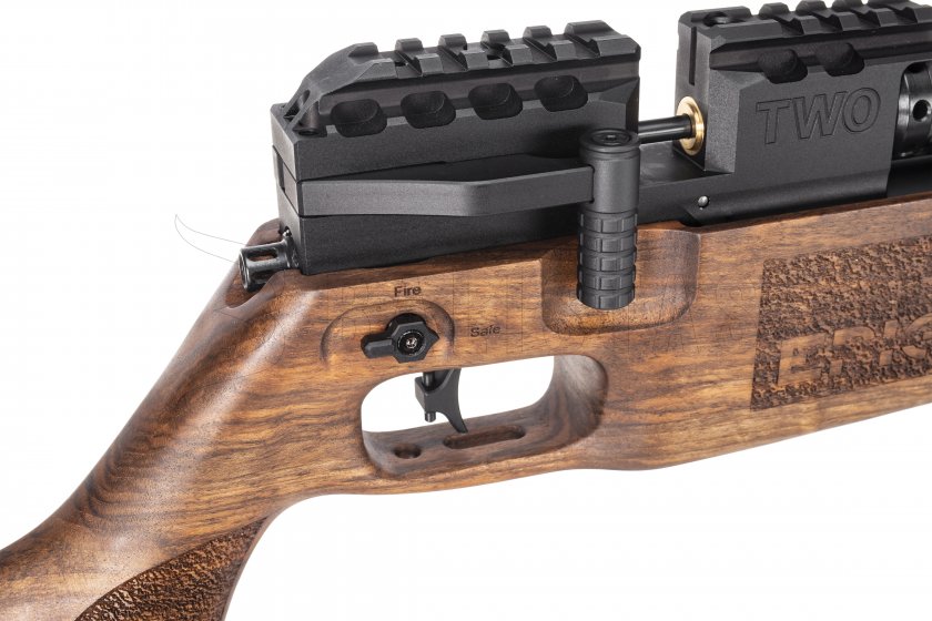 Luchtbuks EPIC TWO Walnut CFB 700mm 4,5mm