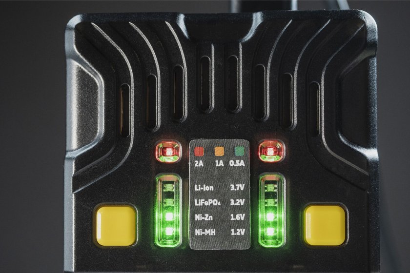 Lader Armytek UNI C2 plug type C