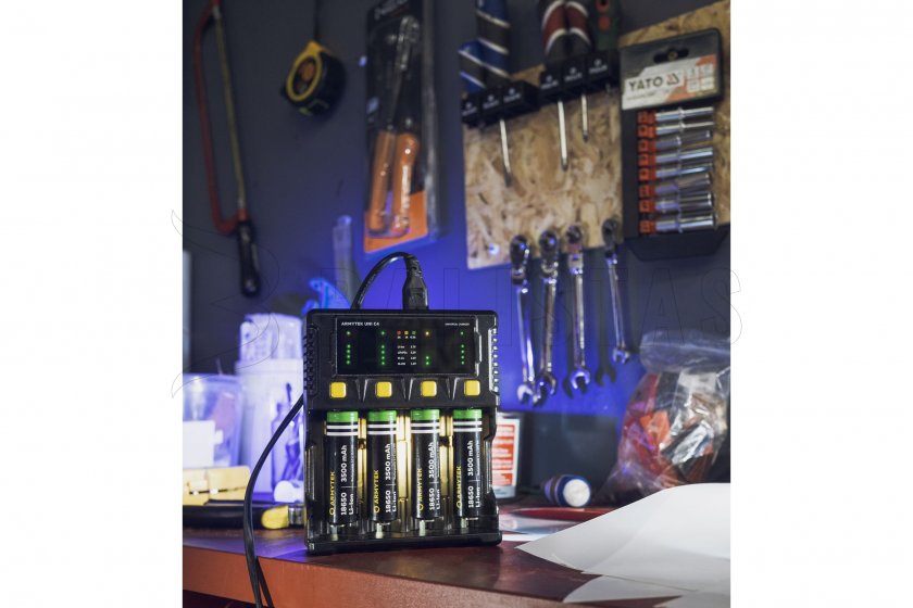 Lader Armytek UNI C4 plug type C