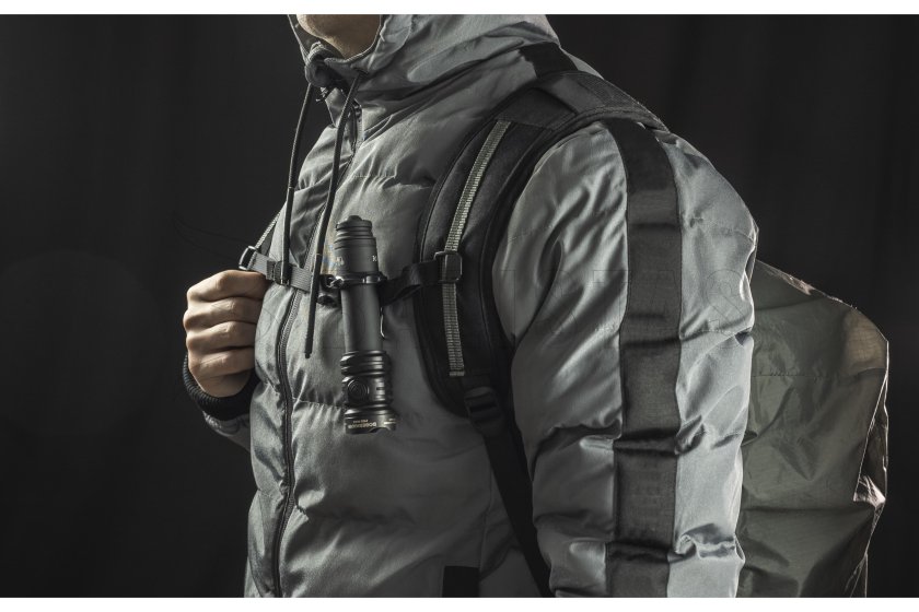 Zaklamp Armytek Dobermann PRO MAX wit licht