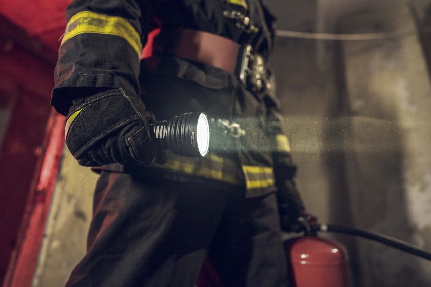 Lampe Armytek Barracuda Pro Max lumière froide