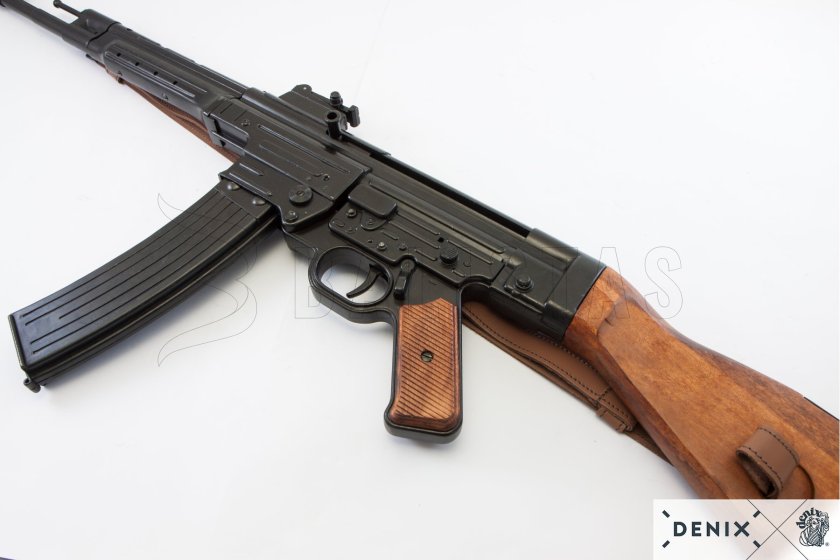 Replica Sturmgewehr 44 met draagriem, Duitsland 1943 9