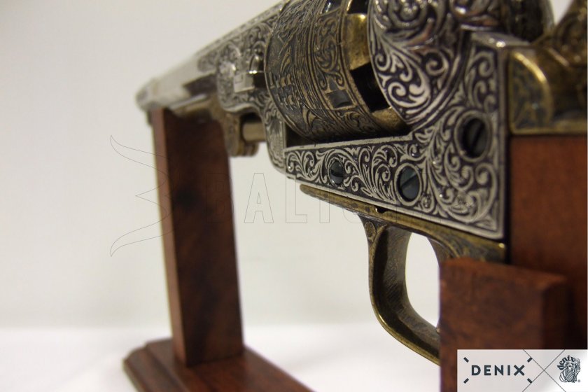 Réplique Colt Navy 1851 – laiton 7